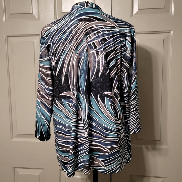 Easy wear by Chicos  cardigan. - Picture 4 of 8